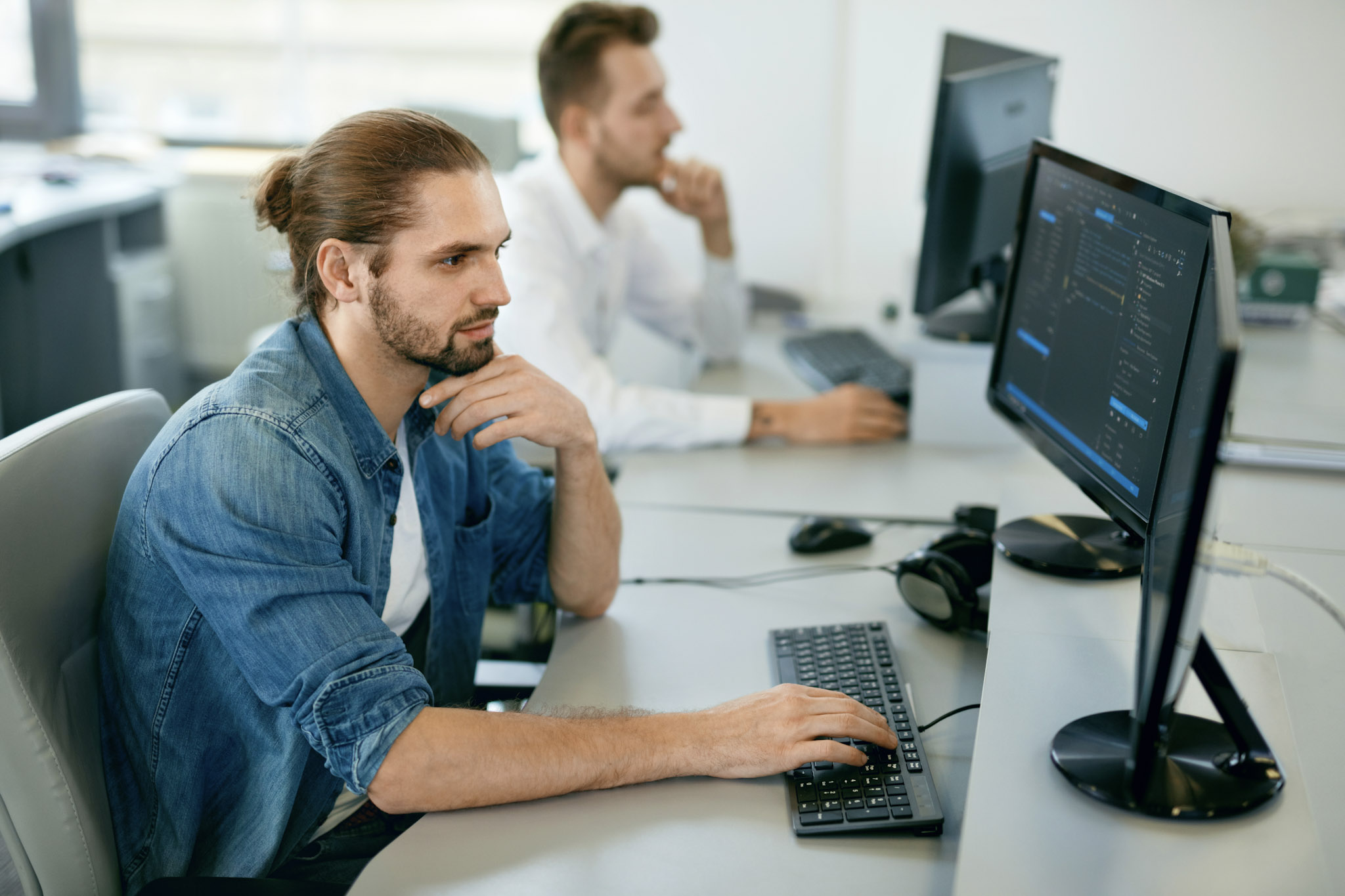 IT employee at dealership